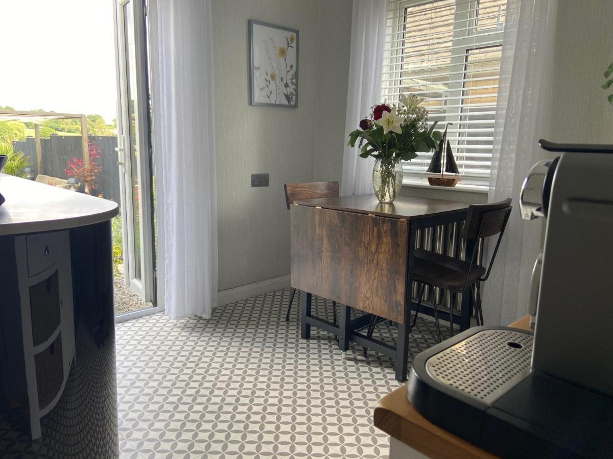 Dewcroft Villa Horsley  Bagian luar foto